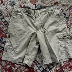 Columbia Men's Light Khaki Cargo Shorts